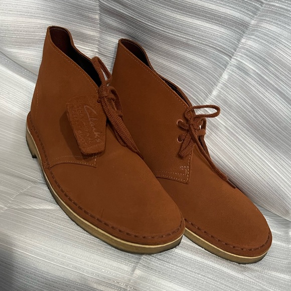 Clark’s Tan Leather Desert Boots - Picture 1 of 7